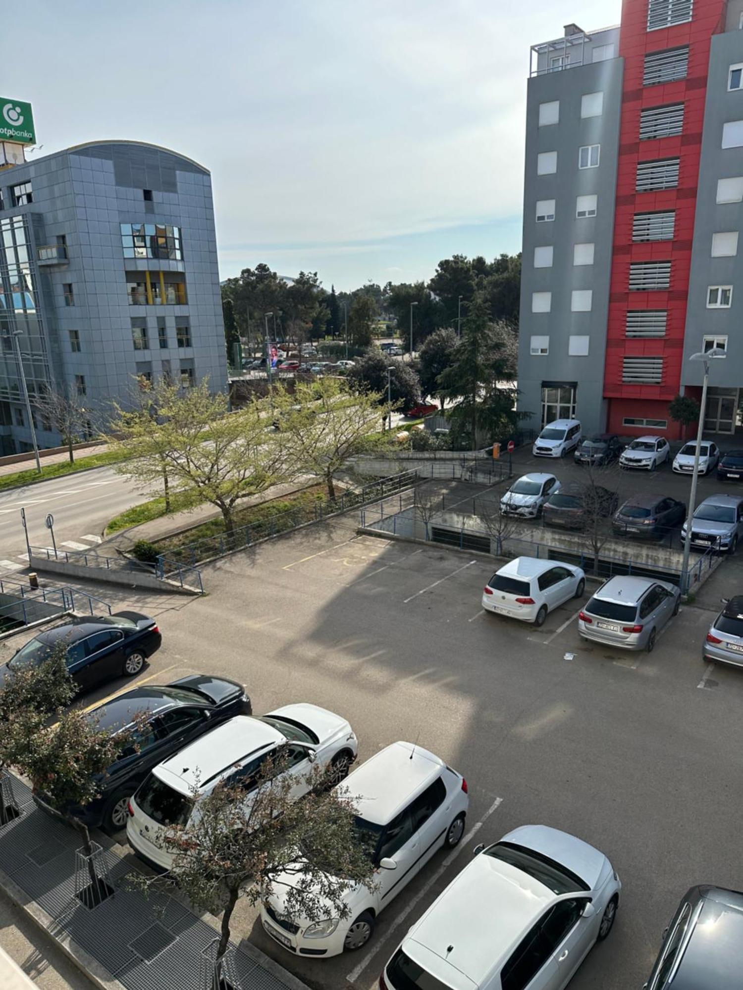Forty Two Apartament