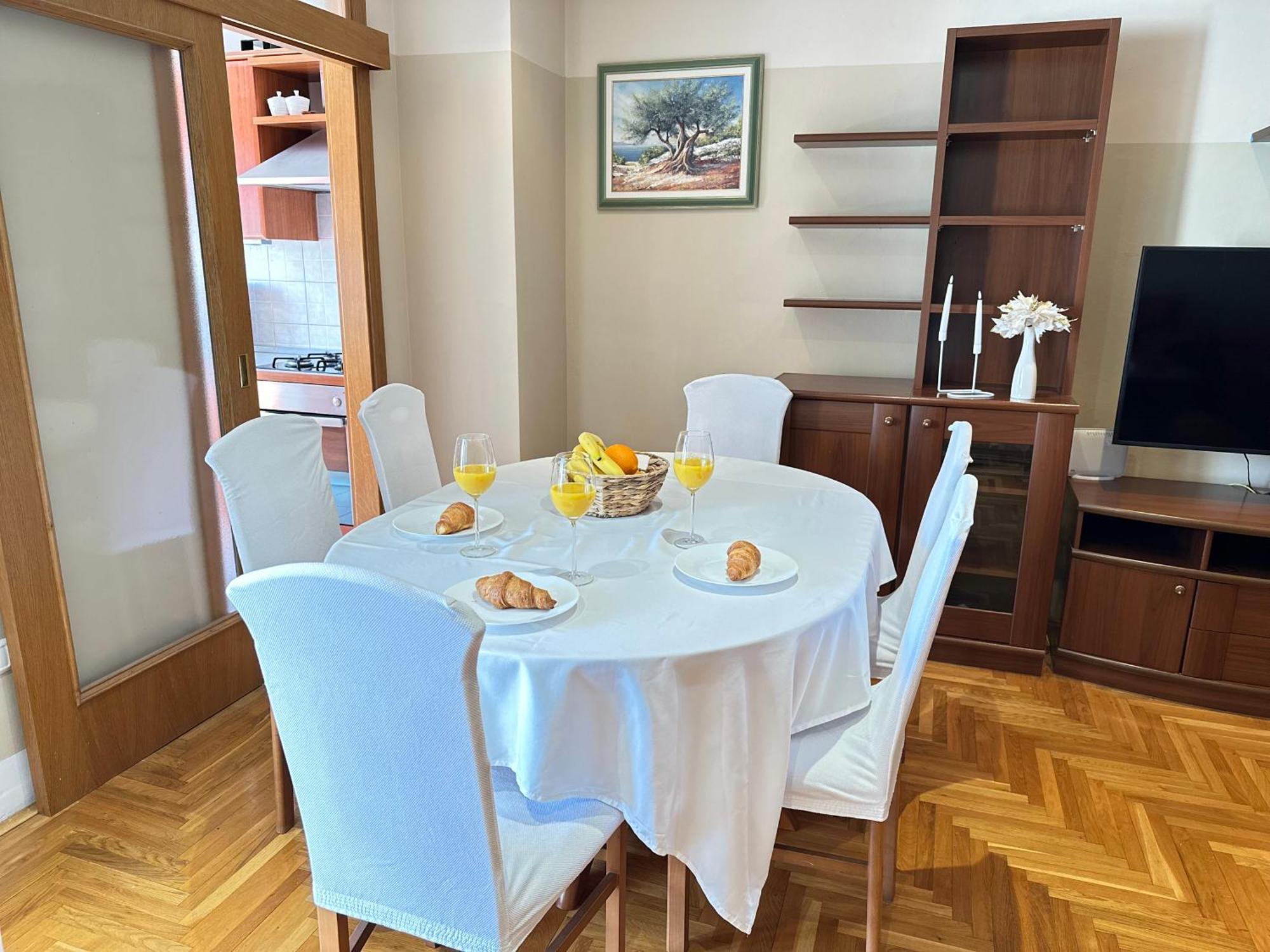 Forty Two Apartament *